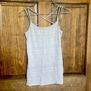 Super cute cross-strap gray print Aéropostale tank top!